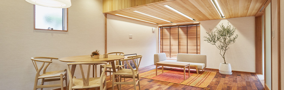 カスケのリノベデザインは、北欧と日本を融合した「ジャパンディスタイル」です。日本の静けさと北欧のシンプルさを取り入れた洗練されたデザインで、どんな家具やアートにも合い、永く愛せるスタイルです。